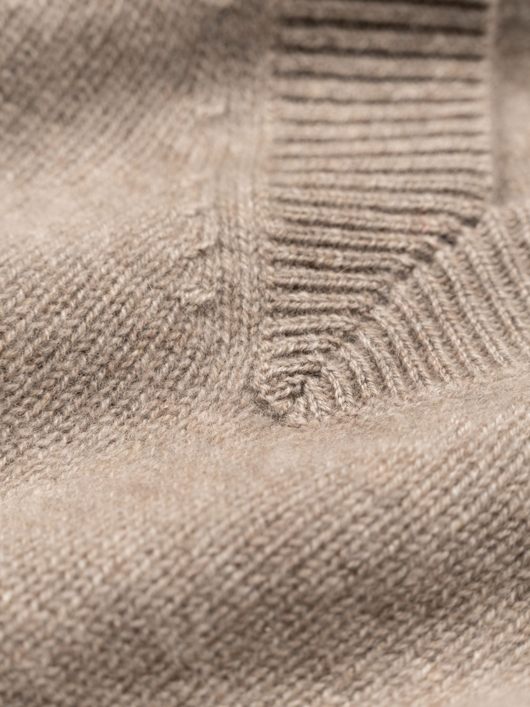 Cashcash Easy V Cashmere Pullover Sand