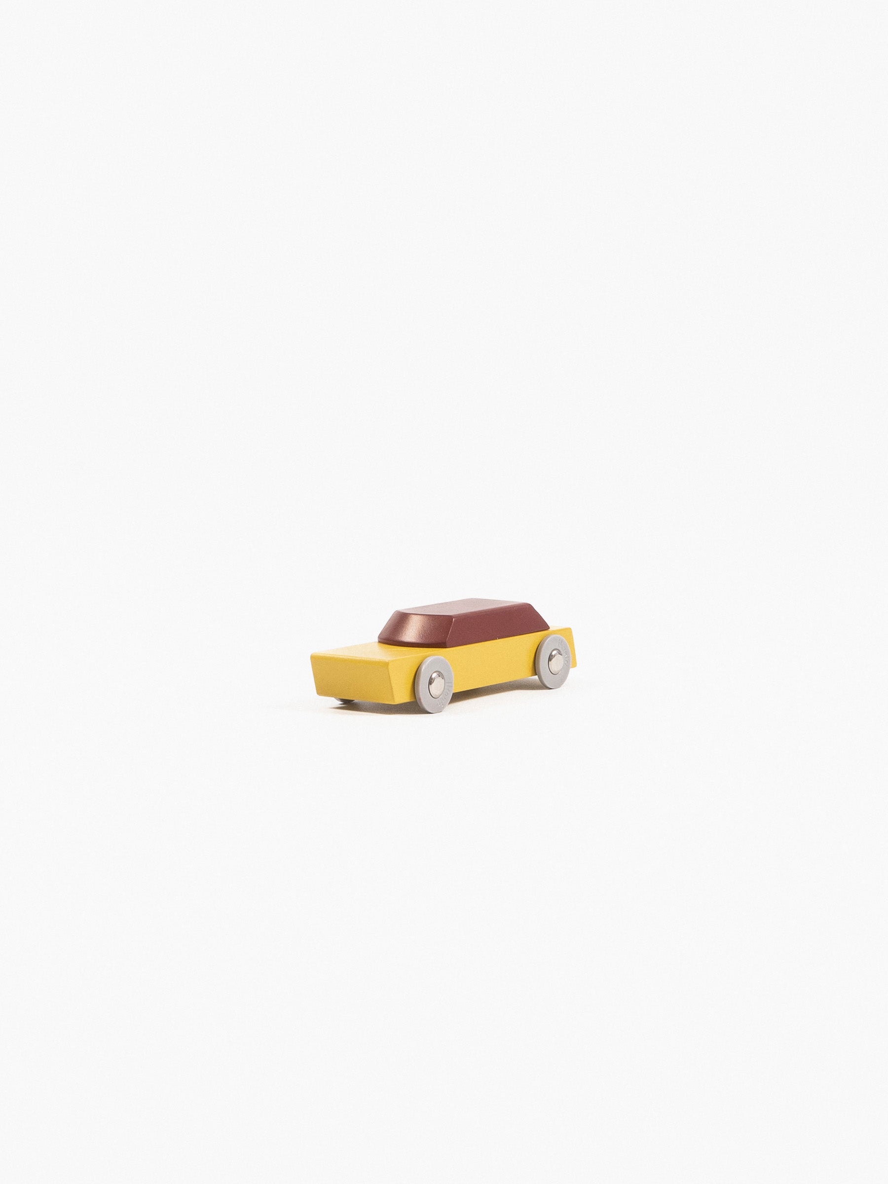 ikonic Floris Hovers Duotone Car 2 Yellow/Red