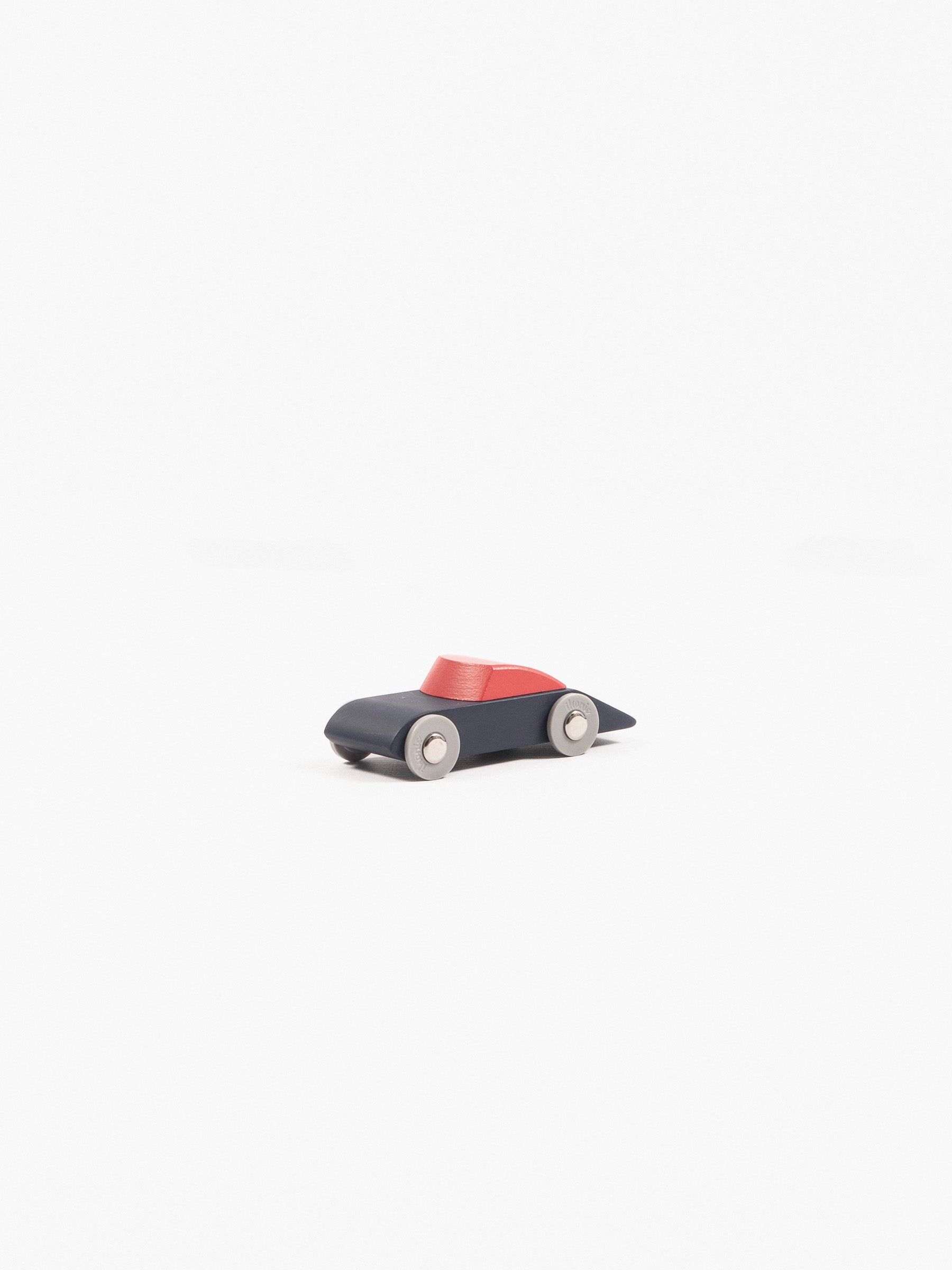 ikonic Floris Hovers Duotone Car 9 Navy/Red