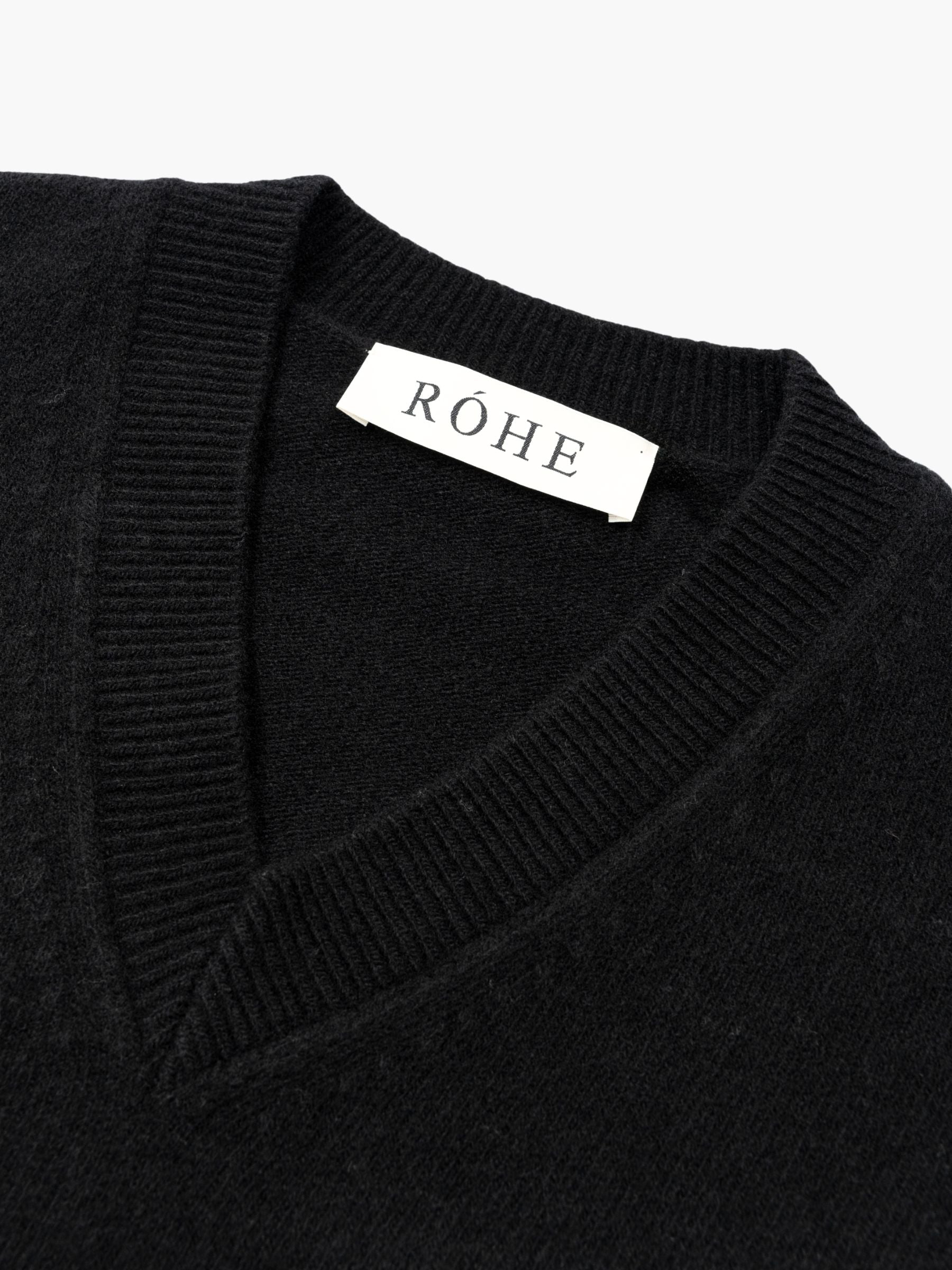 Rohe Classic V Neck Jumper Black